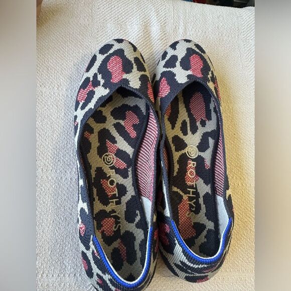 ROTHY’S | Red Cat Animal Print Flats Size 9 - Picture 4 of 11